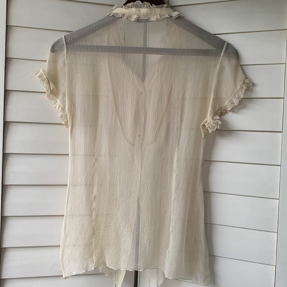Moschino 100% Silk Blouse in XS. Good condition—see photos. Missing button. - Picture 5 of 6